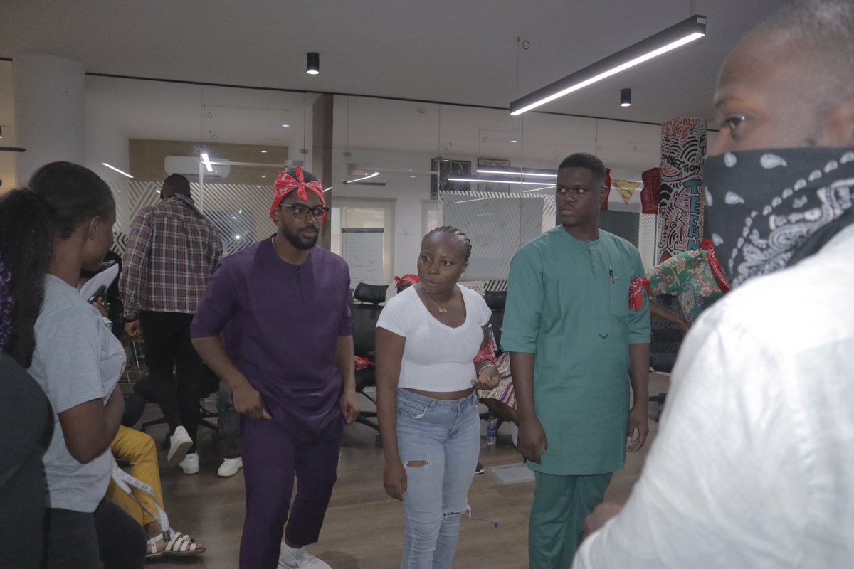 Descasiofficial's tweet image. &quot;From Screens To Squad Goals&quot;

Our last team bonding session was electrifying; where 1s and 0s met hugs and high-fives&quot;.

Where the &quot;Transformers&quot; revamped from pixels to pals!

Visit descasio.io today!

#Descasio #tgif #fun #team #theweeknd