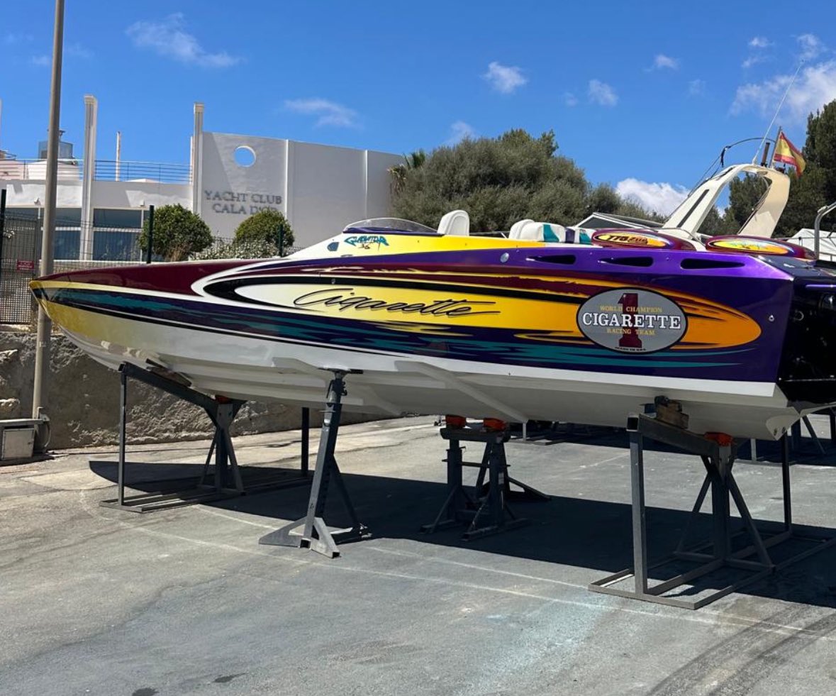 Midlife Crisis ? We have the boat for you ! 2004 Cigarette Gladiator 36  with twin 775Hp V8 petrols. Straight thru exhausts. 104mph 😂 we just  bought it 😂 All nutcases apply here sales@boats.co.uk 🥳