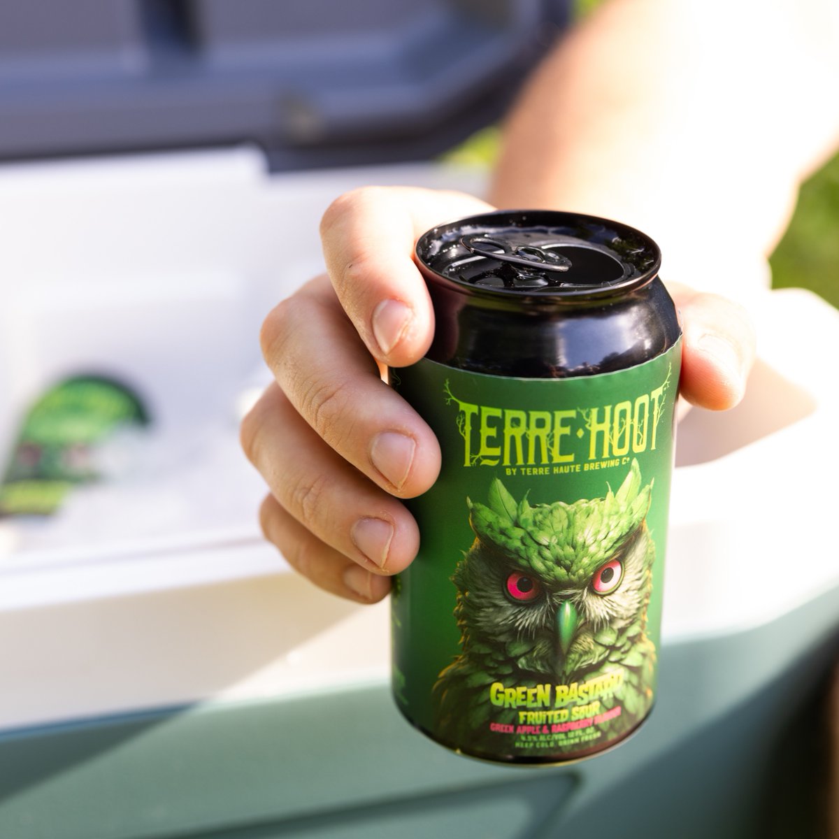 thbcbeer's tweet image. Owl Capone has a message for you lawbreakers 🦉 : "This month is your last chance to get #TerreHoot Booberry Vizodka and Green Bastard fruited sours... Stay tuned for what flavors are taking flight in August." 👀

Sours beer locator: terrehoot.com/where-to-buy