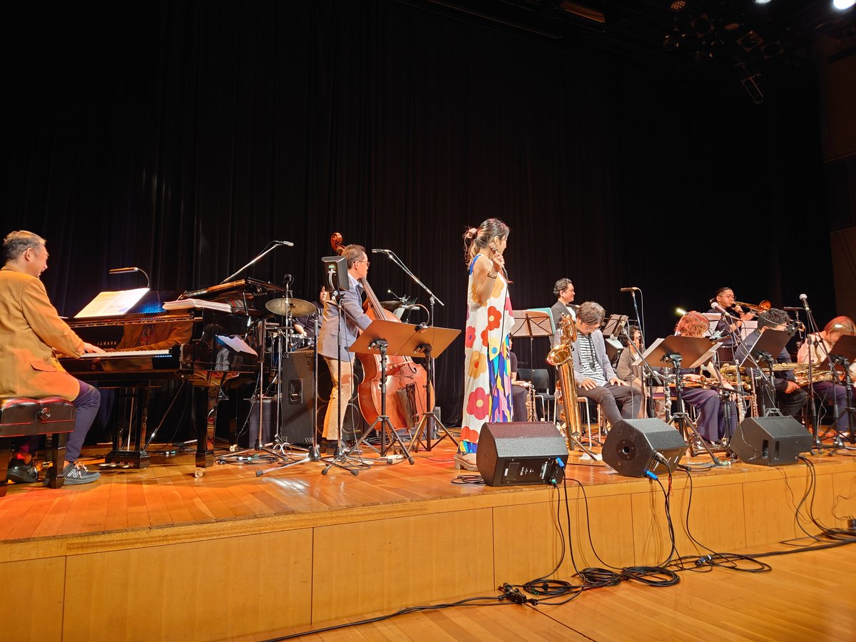 emmi28494098's tweet photo. #MikiHiroseJazzOrchestra 
#XebecHall 

久し振りのホールで Miki Hirose Jazz Orchestra を聴いてきました

今回は素敵な歌姫降臨なので、スタンダードのボーカル曲多め

広瀬さんのラテンアレンジが最高にカッコ良かった!! https://t.co/sb3o6H66gP