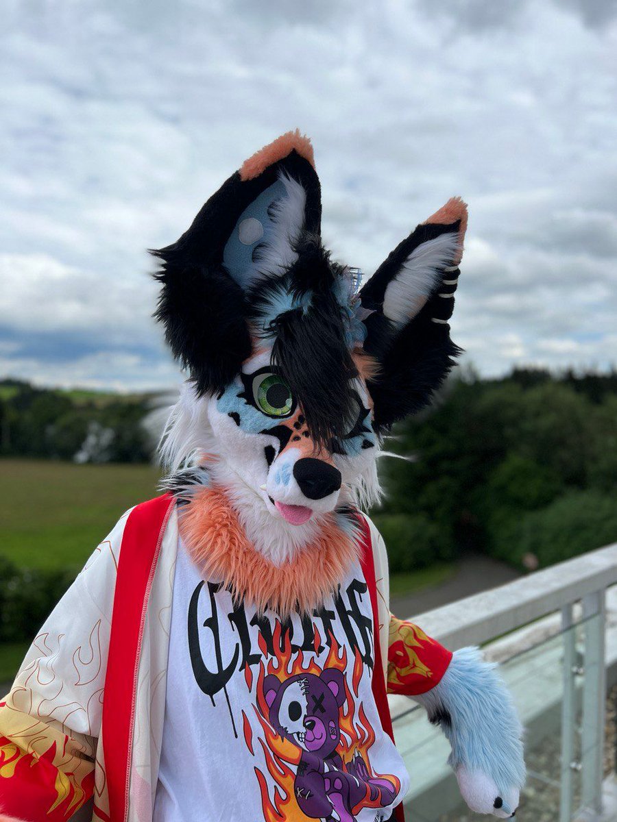 I had amazing time on Cesfur 2024, I met a lot of friends and enjoyed every bit of it. Now it ends, PCD be welcomed.  🫠 🥲 
See you next year!  😍 

📷 <a href="/RustyFoxi/">Rusty Fox</a>
🧵 <a href="/Fireflystudiof2/">Fireflystudiofurry</a> 

#cesfur #cesfur2024 #fursuitfriday #furry