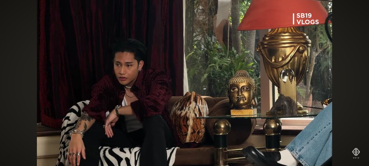 jenadanda's tweet photo. Kaya pala bitin yung kurtina sa kabilang kwarto!!! 🤭 Suot ni @felipsuperior 😅

@SB19Official #SB19_KEN #Ready https://t.co/MjKCDlm3m3