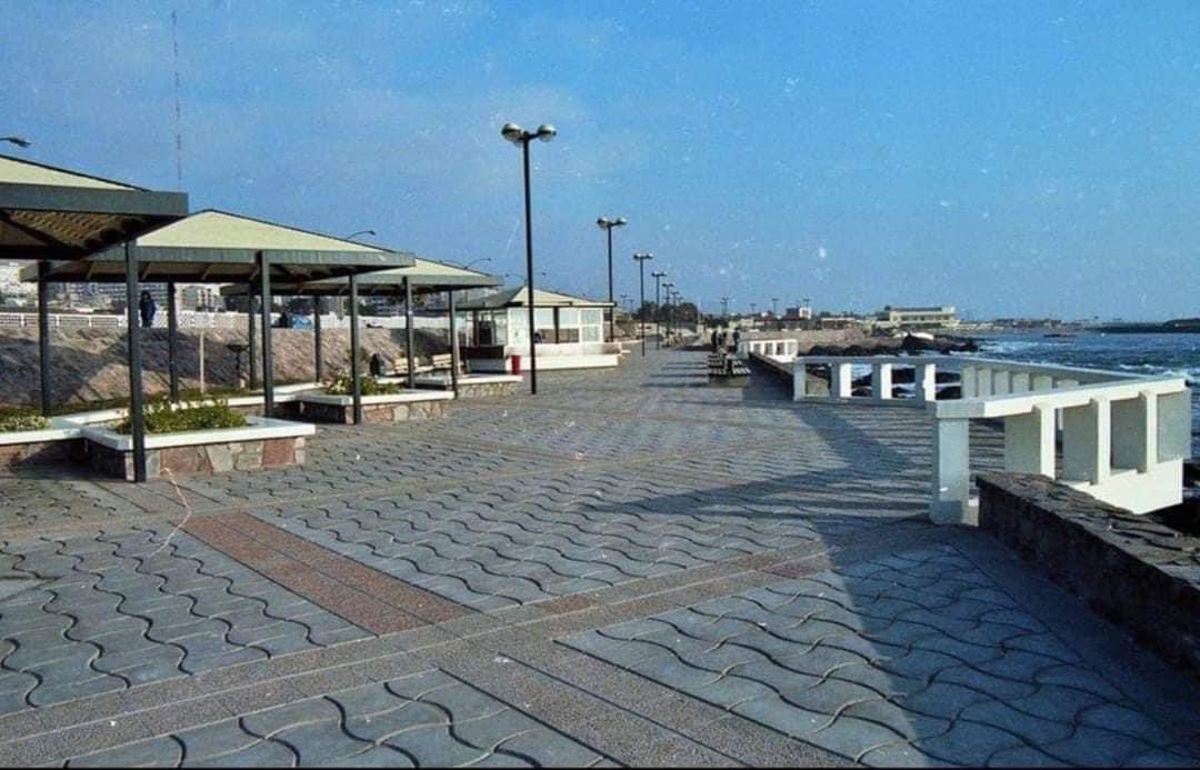 #Antofalover | Imagen que puede traer nostalgia a muchos. Recuerdo de un impecable paseo del mar en #Antofagasta durante el verano del año 1998. ¿Qué recuerdos tienes de aquella época y cómo podemos recuperar el borde costero de nuestra ciudad? 

📸 Gonzalo Felipe