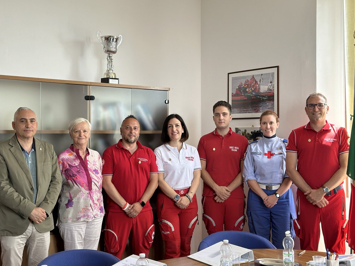 Si è insediato il nuovo Consiglio regionale. Al tavolo del consiglio, il Presidente Lorenzo Andreoni, il Vicepresidente e Rappresentante dei Giovani, Fabio Giovannini, il Vicepresidente Claudio Cibella e consigliere Francesca Bulletti e Laura Uccello Barretta.

#CRIToscana