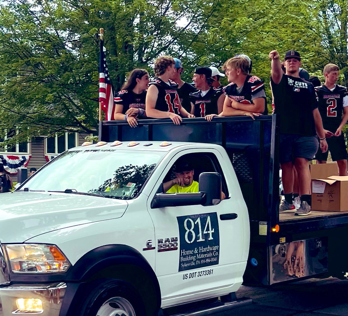 Our players had a great time with 814 in the 4th of July parade yesterday! Thank you to 814 for always supporting our players