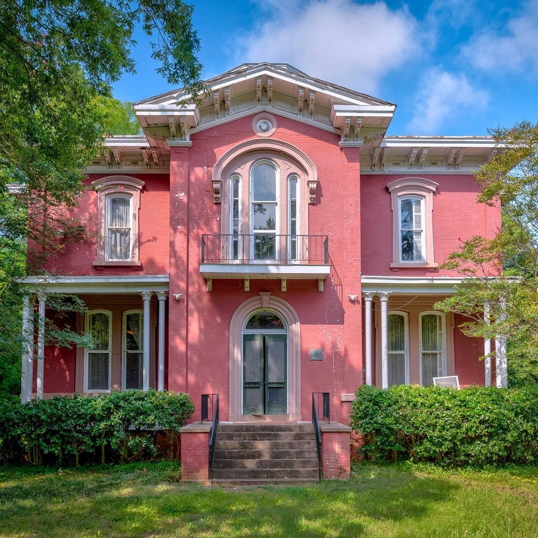 Stunning Exterior Before and After!🏠
It definitely became better and added sophistication.

📷: insta doublehunghistoric

🎨:
Urbane Bronze SW 7048 (facade)
Pediment SW 7634 (exterior trim)
Emerging Taupe SW 6045 (window trim)