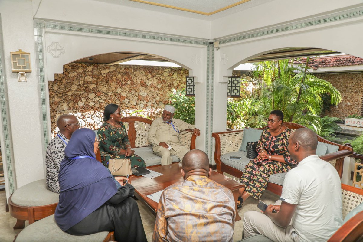 MiGECAH's tweet photo. Waziri wa jinsia, utamaduni, sanaa na turathi @CSAishaJumwa amekuwa mgeni wa heshima katika Kongamano la pili la Kimataifa la Kamisheni ya Kiswahili ya Afrika Mashariki lililong'oa nanga leo hii katika hoteli ya Whitesands kaunti ya  Mombasa.
1/4 https://t.co/lCbXhnx1bv