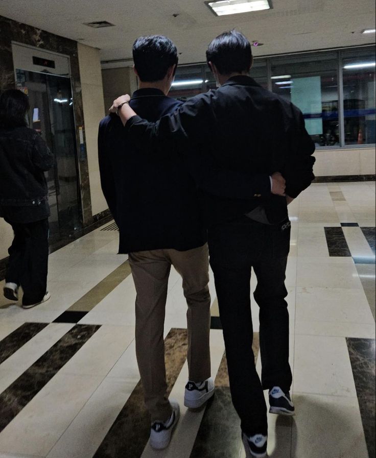 bububyl's tweet photo. Sekyung X Yiheon AU. 

- DOSEN NYEBELIN TAPI GANTENG -

From high School of a gangster. 
#povau #fakechat #aubxb #HighSchoolReturnOfAGangster #aubl #sekyung #yiheon #sekolah https://t.co/Pb0u8Cibxe