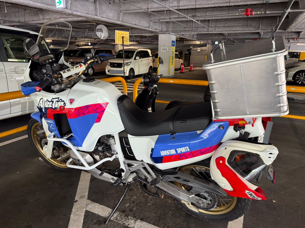 AfricaTwin92's tweet photo. #アフリカツイン #AfricaTwin #XRV750 #RD04
#佐世保 #西海模型
バイク走らすついでに買い物する。
プラモは作ってないです。 https://t.co/5SFwDidwP3