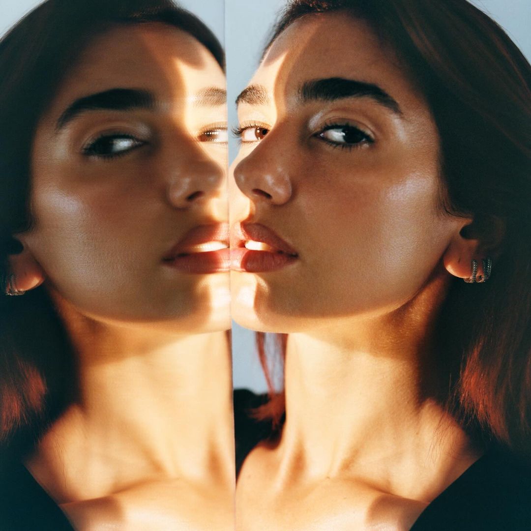 DUALIPA's tweet photo. All 3 of my albums are in the TOP 10 in the UK THIS WEEK!!!! 🦋my children doing me sooo proud 🤸🏻‍♀️🤸🏻‍♀️🤸🏻‍♀️🤸🏻‍♀️🤸🏻‍♀️🤸🏻‍♀️ thank you for all the love and support and for letting me soundtrack your days over these past 8/9 years!!!!! https://t.co/MvBdKAVRfe