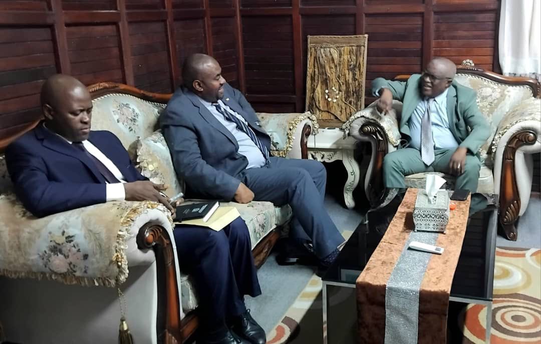 Today, I visited Governor Ibrahim Mze of Ngazidja Island to introduce myself and discuss opportunities for Tanzanian companies on his island. I also presented him with a gift from Suma JKT, reflecting our office's close relationship with them. Governor Mze will be the chief guest