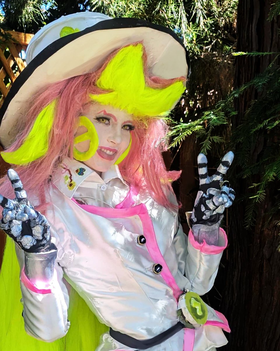 fug0th's tweet photo. After 140 hours of work my yoomtah remake is complete! (Yt build video below) #epitheterased #cosplay https://t.co/2PN7Om24gk