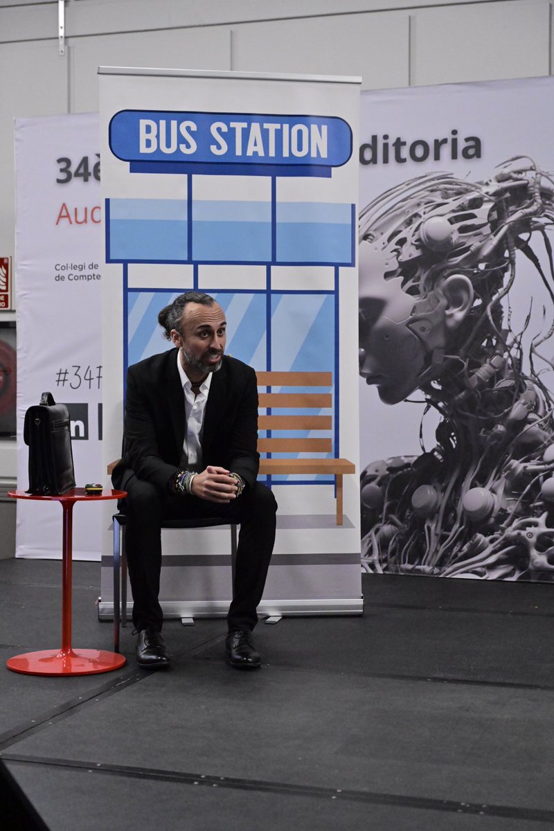 🤔Reflexiva y emotiva sesión bajo el título “¿Qué hace un auditor en una estación de autobús?” a cargo de Rubén J. Rodríguez Hernández en el #34FòrumAuditoria
