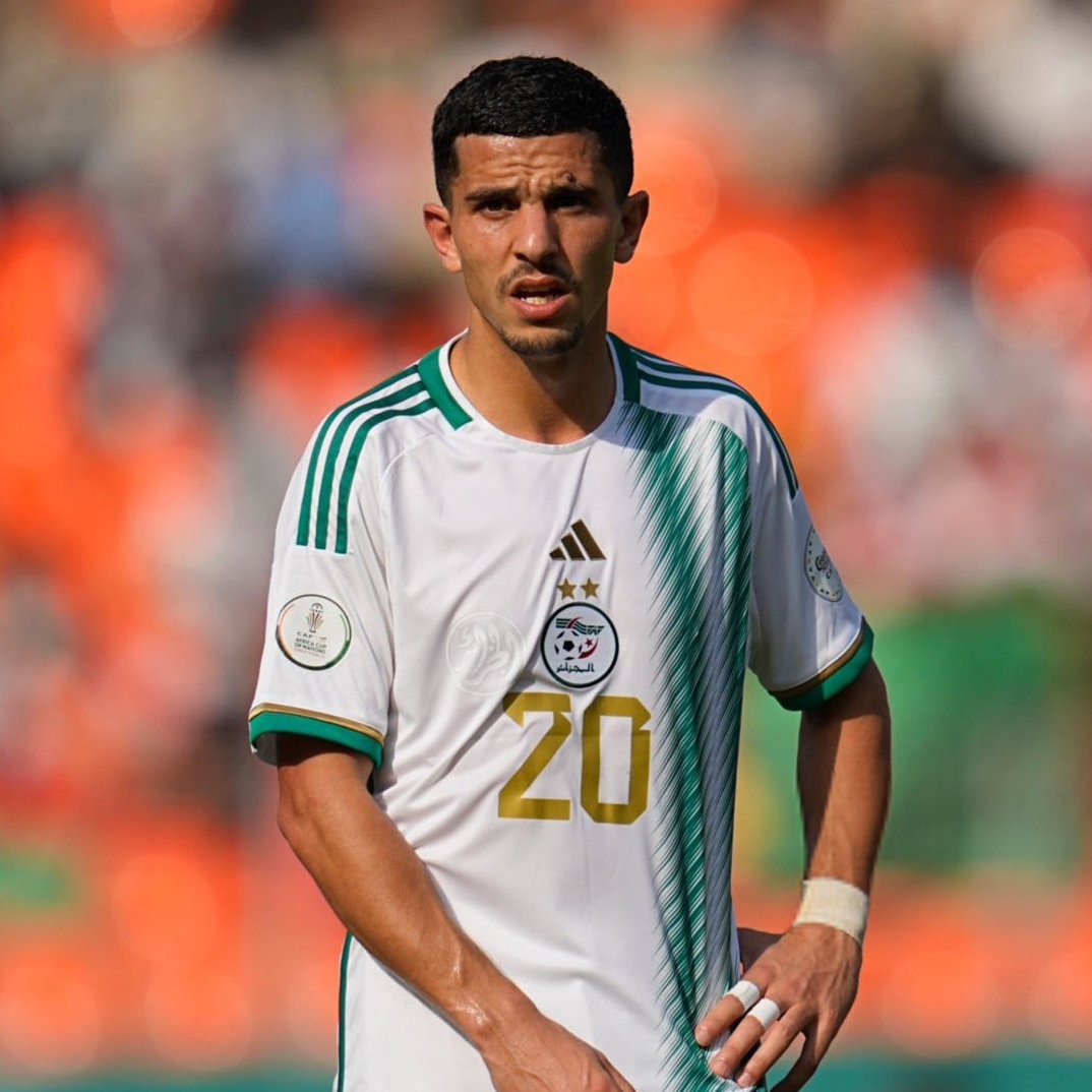 Olympien2613's tweet photo. 🔹Benoît Payan, maire de Marseille, s'oppose à la venue de Youcef Atal 🇩🇿 à l'OM :

"Je ne suis pas président de l'OM mais je peux vous dire une chose en tout cas, chaque propos antisémite, chaque propos raciste, qui a fait l'objet d'une condamnation ou pas d'ailleurs, n'est pas acceptable, n'a rien à faire dans le sport, n'a rien à faire à l'OM.

Je vous garantis que je vais prendre attache avec le président Pablo Longoria. Il n'y a pas de place pour ce genre de débordement. Que l'on soit juif, musulman, chrétien ou athée, on est tous dans le stade, on a tous la même ferveur, si il y en un qui porte le maillot de l'OM et qui n'a pas ses valeurs là alors il n'a rien à y faire."

(@laprovence) #MercatOM #TeamOM