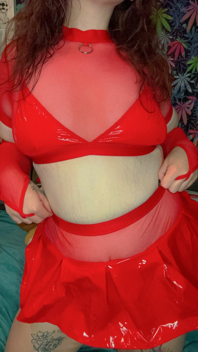 lysslove69's tweet photo. Join me and open your wallets 😈🤭❤️ https://t.co/9DzSpzz1WG #onlyfans #onlyfansnew #onlyfanspromo #chubby #paypig #findom https://t.co/1wakI959Gq