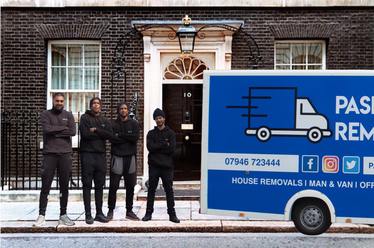 PasksRemovals's tweet photo. Our client didn’t want to open the door today 😅 https://t.co/FWD0g869Kg