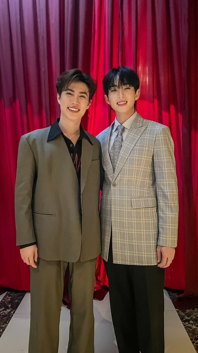 meitanteiyui's tweet photo. #รักนี้ไม่มีถั่วฝักยาว First Episode #firstpremiere สนุกมาก ฮาแบบบ้าบอคอแตกมาก เก่งมากๆ คับ @garfinpkk @bbenzalert รู้ว่าเหนื่อย รู้ว่าเครียดกัน แต่ทั้ง 2 คน และนักแสดงทุกๆ คน เก่งกันมากคับ อยู่เป็นพาร์ทเนอร์กันไปนานๆ นะ🧡 #ครอบครัวพร้อมซัพพอร์ตเสมอนะ #รัก https://t.co/Ci4Oh4UQU4