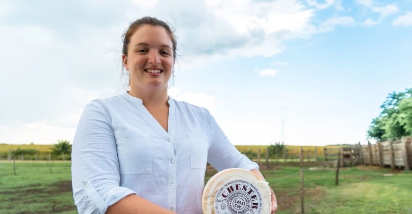 🧀🗞️"La vida que está detrás de un queso artesanal"

En la previa del #CoopsDay y en el marco de Colonia, Capital del Cooperativismo, compartimos una entrevista de <a href="/ruraleselpaisuy/">RURALES EL PAÍS</a> con Karina Celio.

🙌Joven, coloniense y profundamente cooperativista: bit.ly/45SRzNs