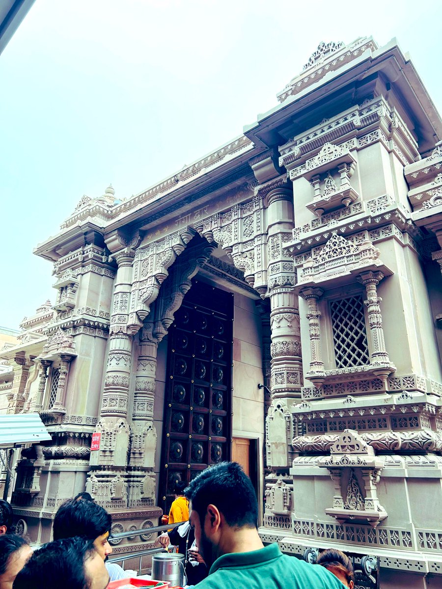 Abhishe43746453's tweet image. &quot;Captivated by the timeless beauty of Kashi Vishwanath Temple! #DivineArchitecture #HeritageTreasures 🕉️&quot;