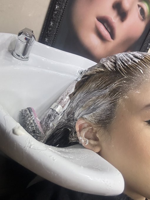 EU ACHO QUE VOU FICAR CARECA https://t.co/514ynyaX3c