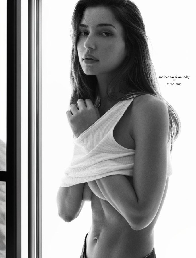 GRvXEQKWUAAI0zK?format=jpg&name=900x900