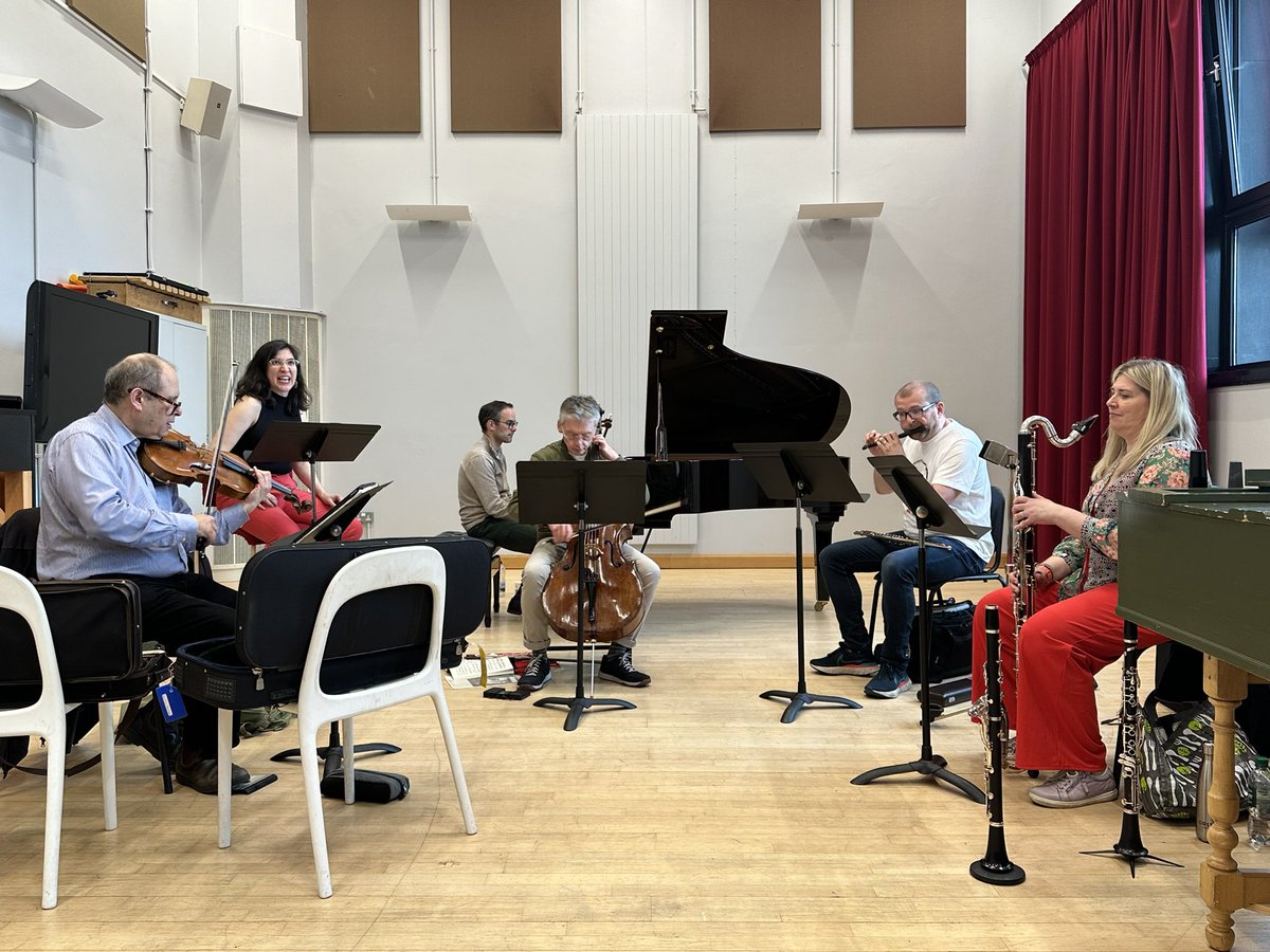 Hebrides Ensemble (@heb_ensemble) on Twitter photo First day of rehearsals for Pierrot, Perivolaris and Grime for <a href="/SpitsMusic/">Spitalfields Music</a>
Lots of laughs - and plenty of intensity! As it should be!!!
📅 This coming Tuesday, 1930!
🎫 spitalfieldsmusic.org.uk/events/pierrot… First day of rehearsals for Pierrot, Perivolaris and Grime for <a href="/SpitsMusic/">Spitalfields Music</a>
Lots of laughs - and plenty of intensity! As it should be!!!
📅 This coming Tuesday, 1930!
🎫 spitalfieldsmusic.org.uk/events/pierrot…