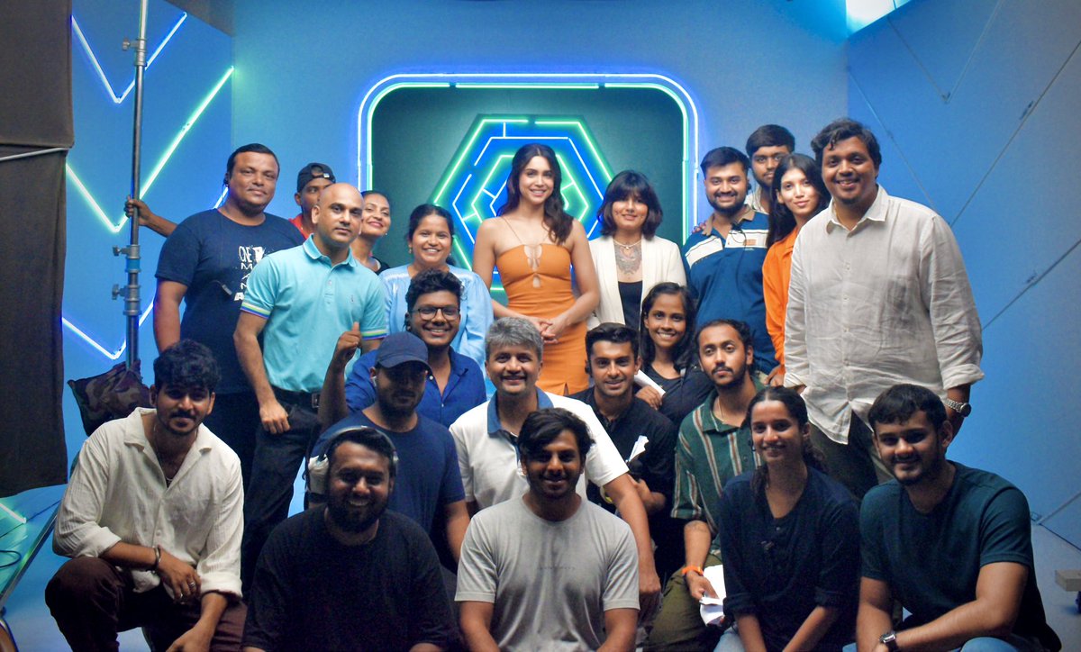 Just wrapped up an incredible shoot with the dazzling Sharvari Wagh for OPPO produced by <a href="/boathouse_media/">Boathouse Media</a> ! 🌟

Stay tuned for the launch! 📸

#BoathouseMedia #SharvariWagh #Oppo #BehindTheScenes #CreativeJourney #FilmProduction #TechAndGlamour