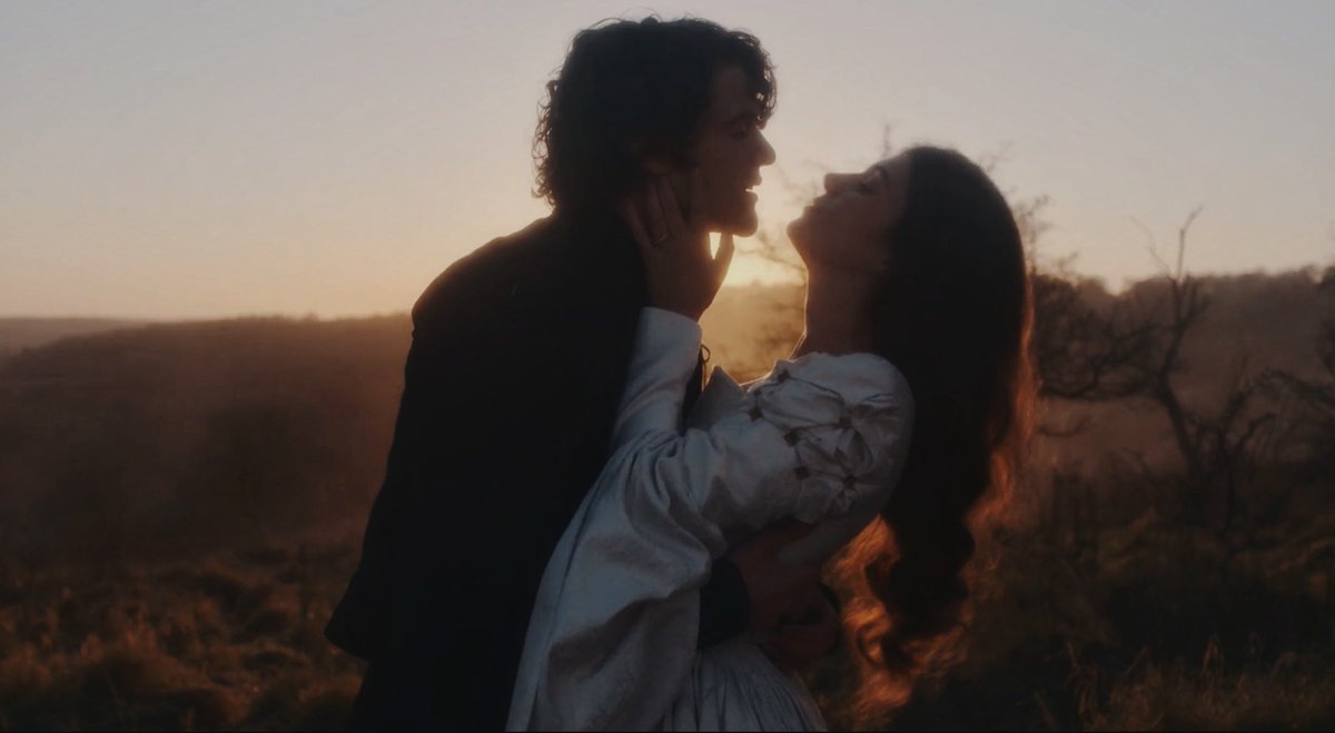 lupainthenorth's tweet image. as people we're able to appreciate different things so i don't get pitting opposite ships/tropes against each other because why deny yourself the pleasure of enjoying it all? #polin and #janeford are unalike and yet they both ATE, i'll always defend their respective excellence 😌