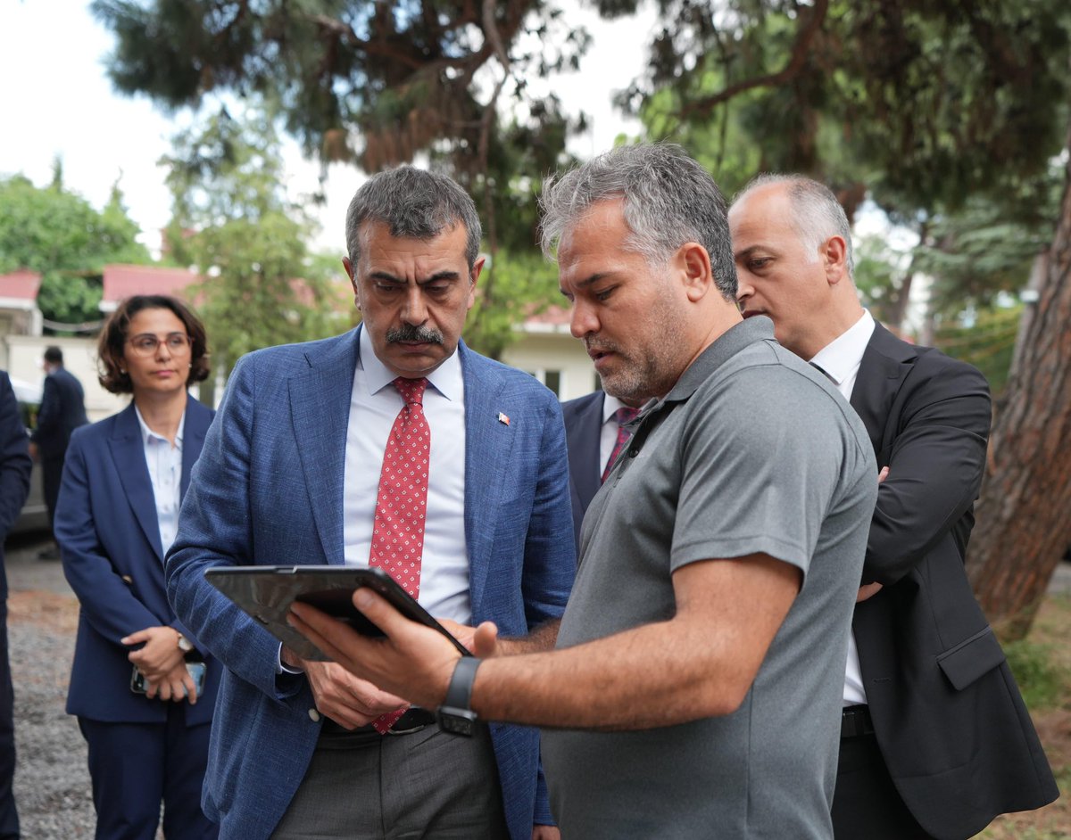 tcmeb's tweet photo. Millî Eğitim Bakanı @Yusuf__Tekin, Restorasyonu Süren Tarihî Okullarda İncelemelerde Bulundu, Bazı Okulları Ziyaret Etti

📍İstanbul

👉🏻 https://t.co/OAVRjWLzV5 https://t.co/GShkYuLM8P