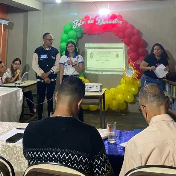 Siguiendo las directrices del M/G <a href="/R_Nicodemo/">MG Ricardo Nicodemo Ramos</a>, Rector de la UNEFA, y en trabajo mancomunado con el Vicerrectorado Regional, Desde nuestro @gcnucleosucre #EXTCARUPANO,se llevó a cabo la presentación y defensa del proyecto de prácticas profesionales en la carrera de ing. Mecánica.