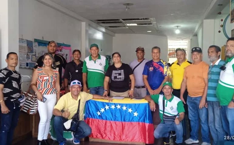 Siguiendo las directrices del M/G <a href="/R_Nicodemo/">MG Ricardo Nicodemo Ramos</a>, Rector de la UNEFA, y en trabajo mancomunado con el Vicerrectorado Regional, en nuestro @gcnucleosucre  #EXTCARUPANO, participó en el congresillo Deportivo.