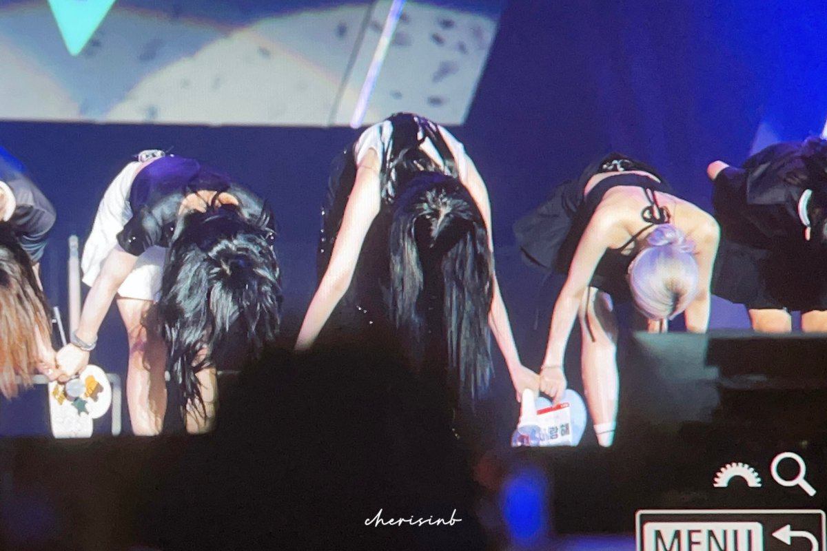 cherisinb's tweet photo. 240705 비비지 홍콩콘서트 프리뷰

🤍🫳🏻

#비비지 #VIVIZ https://t.co/riu6Ah1L7h