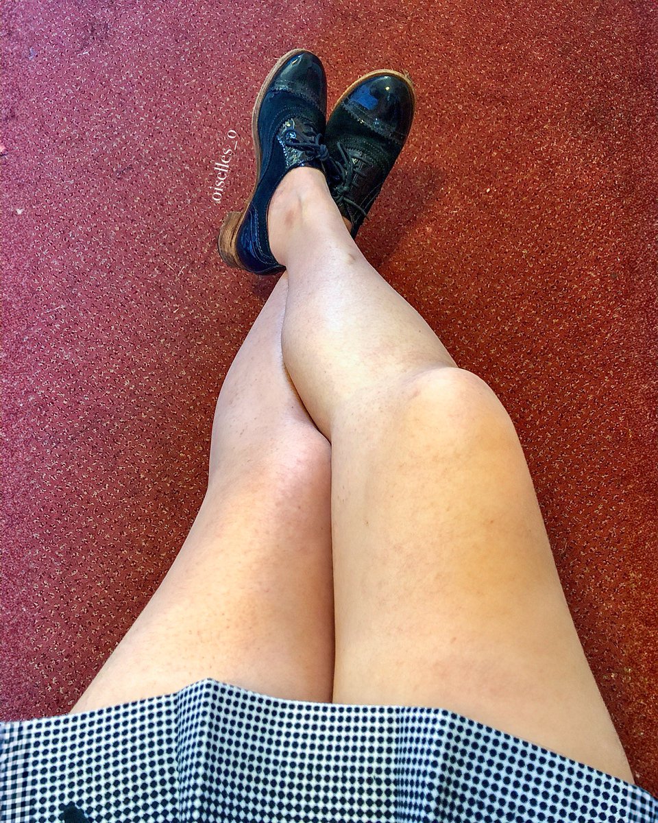 oiselles_o's tweet photo. I bet you can’t wait for the end of the day when you get to watch me take these shoes off 👀
#nosocks #teamnosocks #nosocksneeded #sockless #socklessgirls #oxfords #socklessshoes #shoeswithoutsocks #shoeswithnosocks #素足 #素足履き https://t.co/kz7iPO6drZ