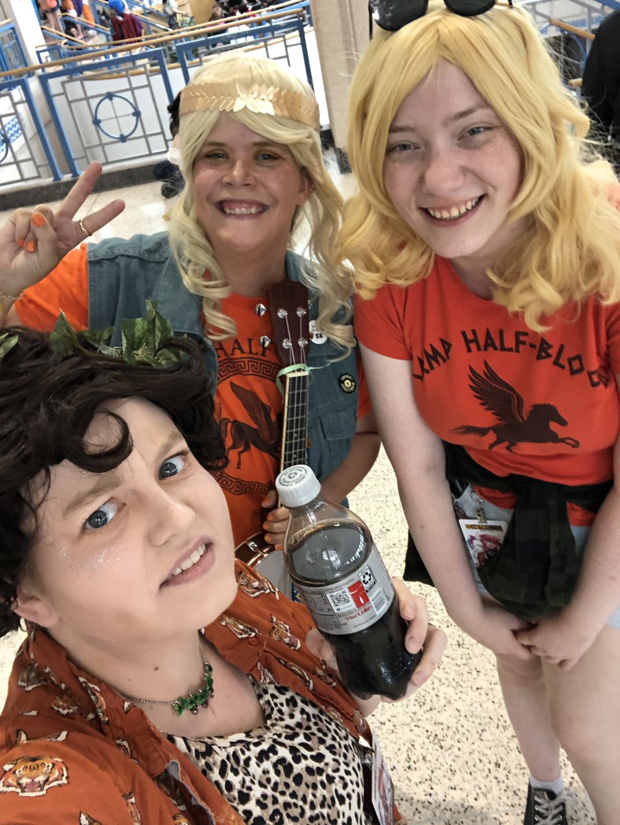 oswaldears's tweet photo. Mr D, Mr A, and some camper named Annie Bell or something… #metrocon #pjo #cosplay #percyjackson @mandyficent @LxnaBeeTV https://t.co/2bLPyQ4gRv