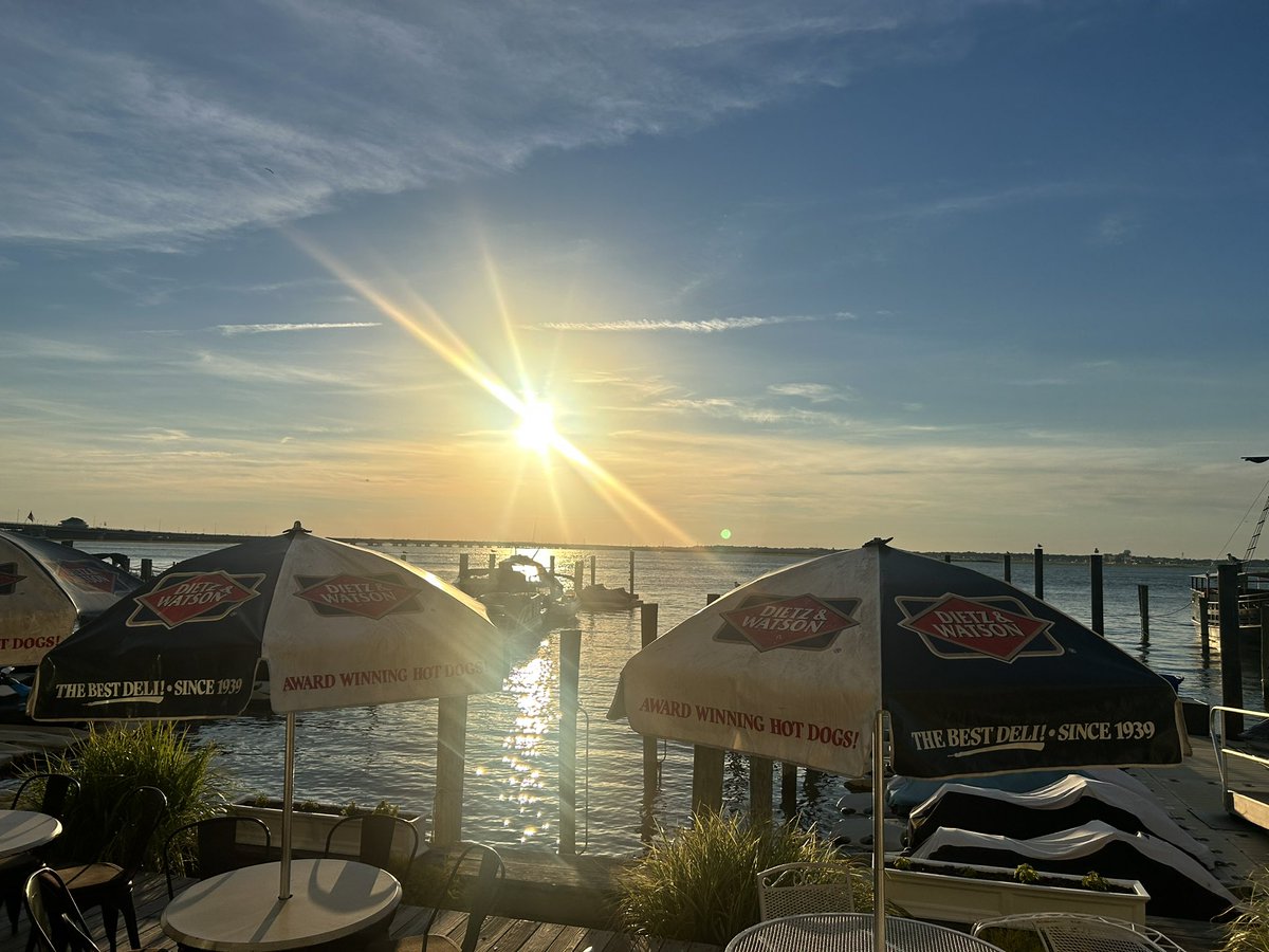 SocialismDotCom's tweet photo. New Jersey is heaven. https://t.co/3yhth2ROuG