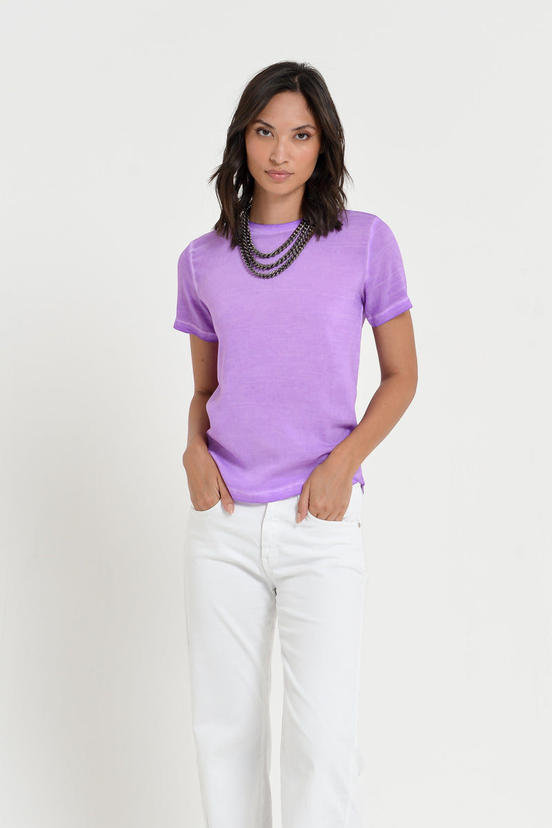Ploumanach_'s tweet image. Elevate your basics with this perfect lavender tee! 💜 Whether paired with jeans, leggings, or a skirt, it's a versatile must-have.
.
.
See more colors : tinyurl.com/yjnekm2d
#FashionFantasy #stylestaple #casualwear 
#ootdstyle #tshirts #womenwear