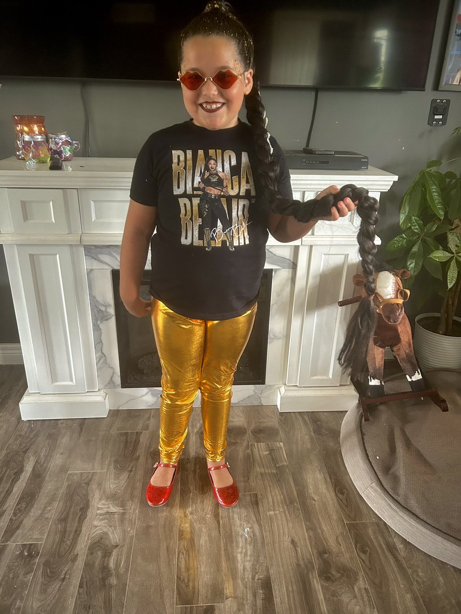 CheyWilson17's tweet photo. I have a little girl who REALLY hopes to see @BiancaBelairWWE tonight! #Smackdown https://t.co/iO7j8ltCSG