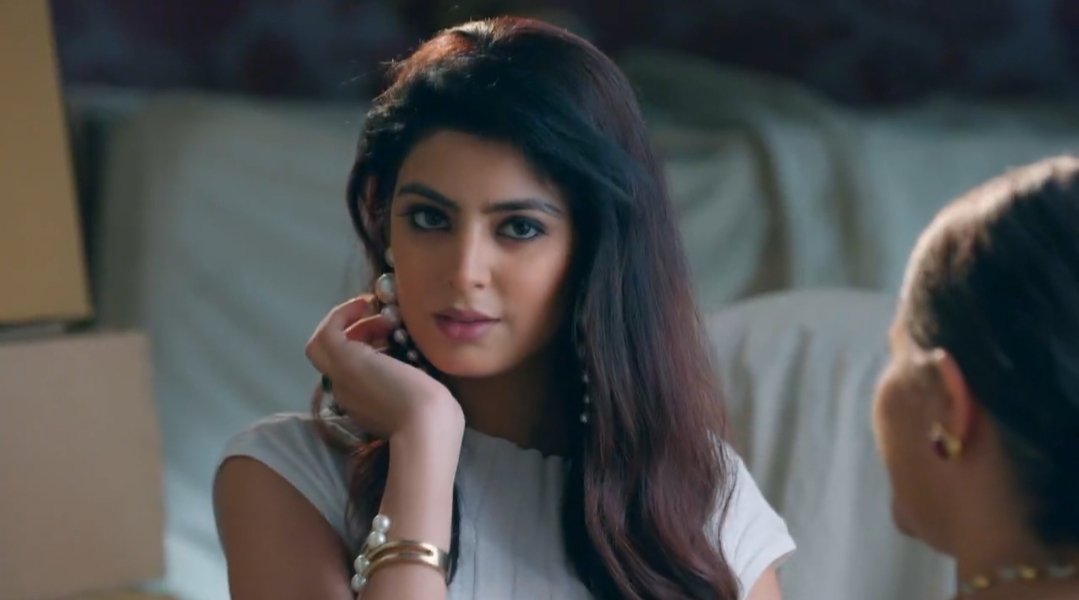 Ishkqeditss's tweet photo. Villan kam naagin jayda lag rhi hai 🥰

#MeethaKhattaPyaarHamara #MKPH https://t.co/lHixNcEYsV