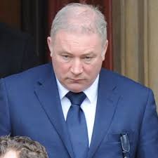 GerryKeogh_'s tweet image. Another thrilling game ruined by Ally McCoist's mind numbing co-commentary. 
Nothing says 'expert summarizer' like endlessly repeating the same tired lines. 
Seriously, when's the expiry date on this guy? 🙄