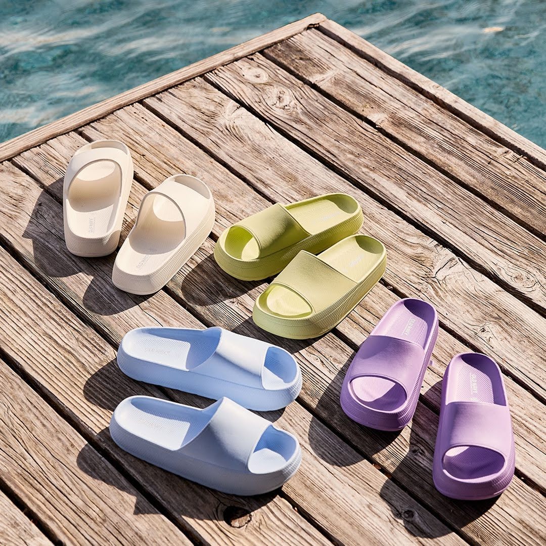 These swimsuits are made of vacation material. 👙 Evoking confidence with every wear, @oldnavy’s flattering yet functional bikinis &amp; accessories are here to guarantee plenty of fun in the sun.

✅Swimsuit 
✅Shades
✅Slides
✅SPF

Meet your summer uniform at Randhurst Village.