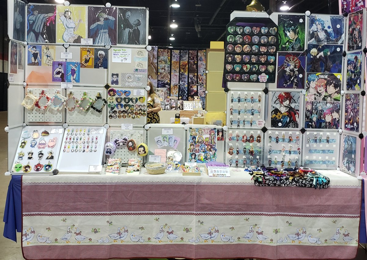 GooseIsle's tweet photo. At Anime Midwest this weekend 💛
Join us for a hot goose summer!! https://t.co/Ujzbe833Kt