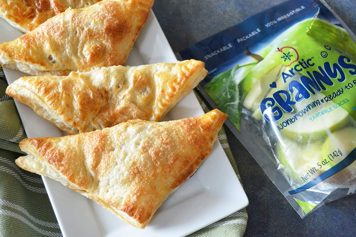 ArcticApples's tweet image. Happy National Apple Turnover Day 🍎
zurl.co/QZun 

#arcticapples #NationalAppleTurnoverDay #appleturnover #applerecipes