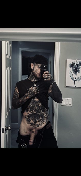 Is my FREE Onlyfans gonna blow up?  https://t.co/WHd1NPpBUC https://t.co/Uzln53IHHm