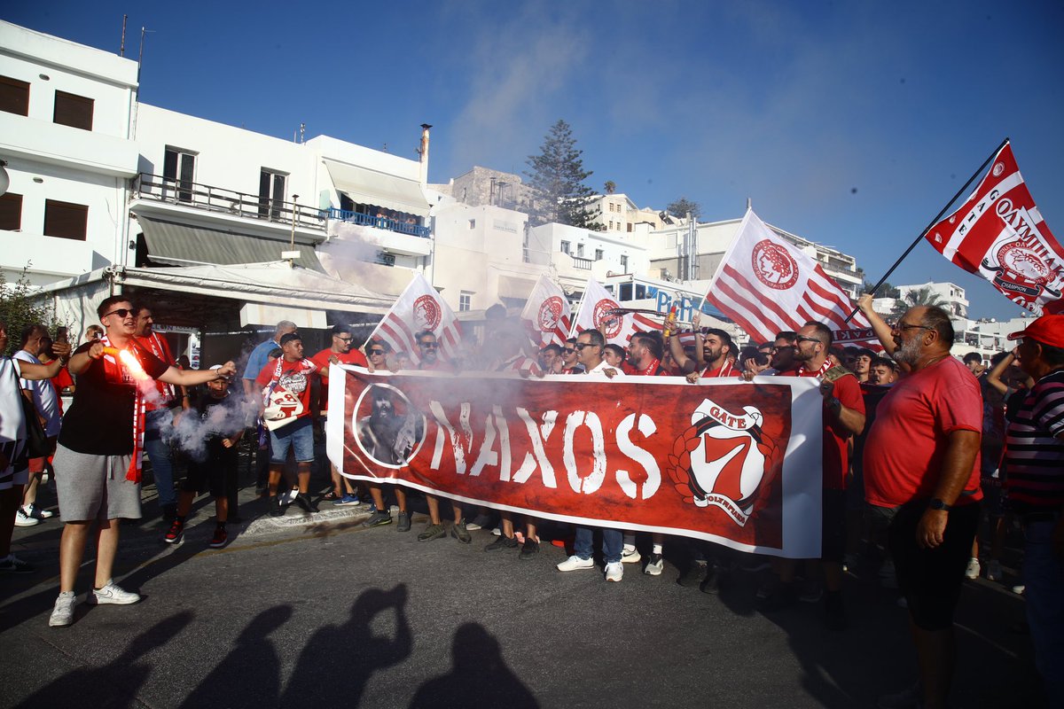 olympiacosfc's tweet photo. 🔴⚪️🏆🏆 📍 Τα δύο Ευρωπαϊκά του Θρύλου στη Νάξο!

#Olympiacos #EuropeanTrophiesTour #Trophies #Europe #Winners #UECL #UYL #Greece https://t.co/tHQfH2mCEK