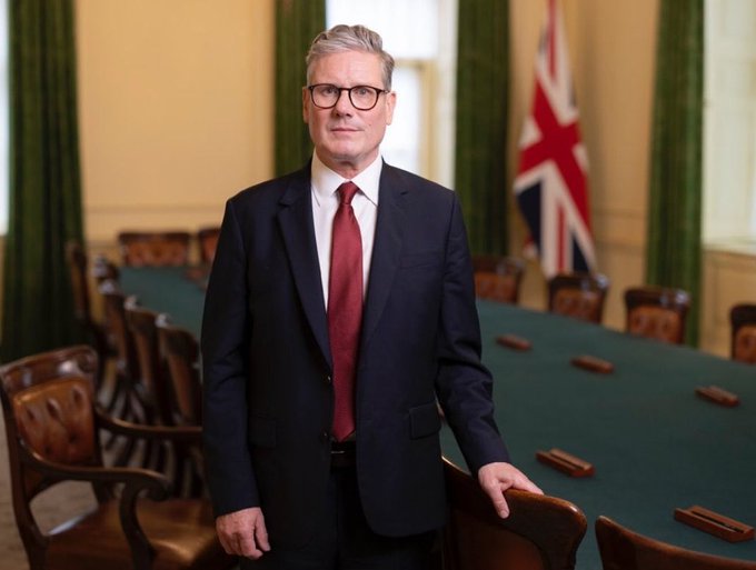 pj_coe's tweet photo. For all the shortcomings and coarsening of democratic politics, one thing Britain still excels at (America) is a swift and graceful handover of power. #GeneralElection2024📷 #GE24📷 @Keir_Starmer @RishiSunak 
https://t.co/4fIFtzkJaP https://t.co/WLXSJGrV4R