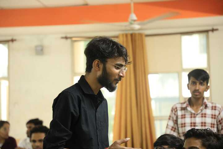 Outdefine tweet media