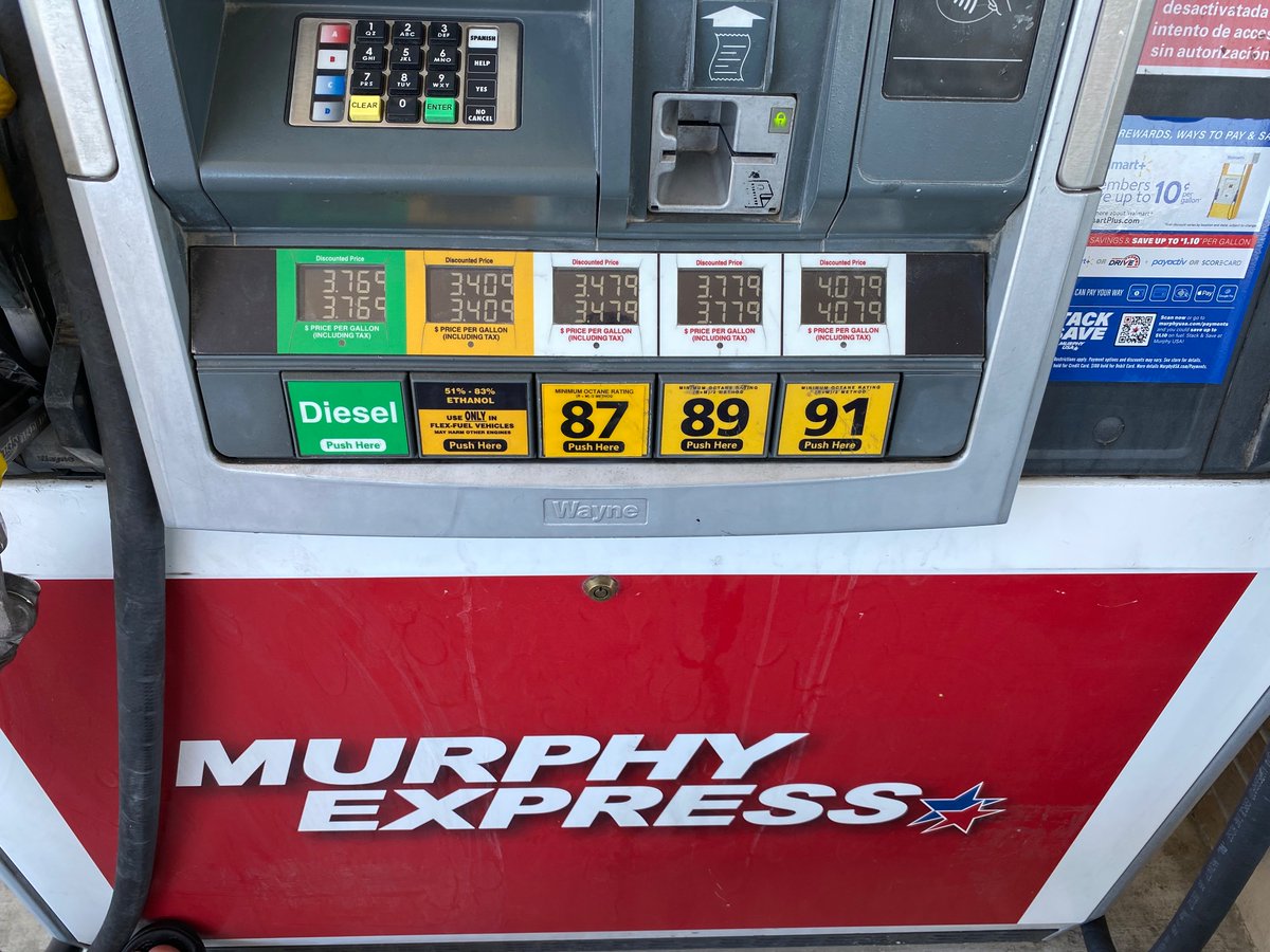 sista_loc's tweet image. Goes to show you, #GasStations can be not #greedy  #PremiumGas #MurphyExpress #LasVegas #GasPrices #Inflation 🤥