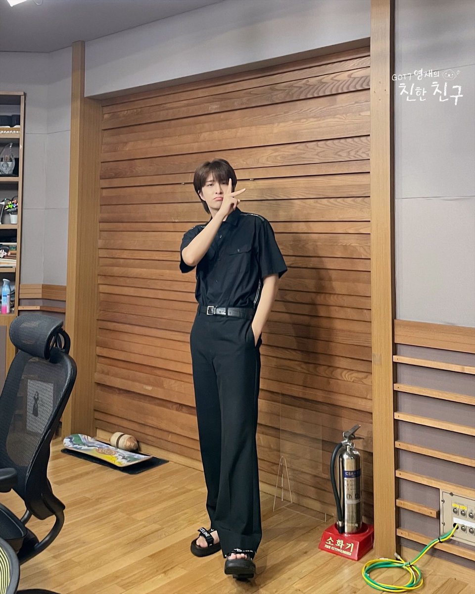 mbcbf_ever's tweet photo. 🦦친친🦦

달디의 OOTD 찰칵 📸💚
올블랙이 잘생겼고 달디가 찰떡이에요 👍🥹👍

#MBC #RADIO #GOT7영재의친한친구 #친한친구 #친친 #달친친 #달디 #GOT7 #갓세븐 #영재 #YOUNGJAE https://t.co/hfC1tCZcga