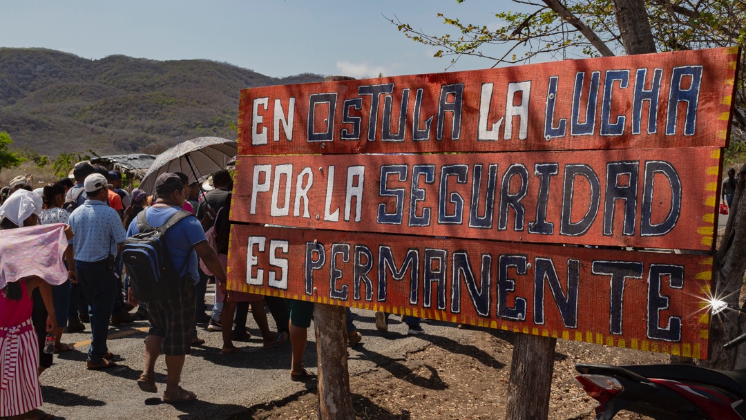 Avispa_Midia's tweet photo. #Xayakalan, la nueva comunidad de #Ostula, celebra 15 años haber recuperado 1200 hectáreas de las manos del crimen organizado.
👉 https://t.co/VrK3XB0Ojq 🐝
#ostula #Mexico #CJNG #Latinoamerica #sedena #PueblosIndigenas #Resistencia #Michoacán #Michoacan #GuardiaComunal #AMLO https://t.co/0FYzfgsdvh