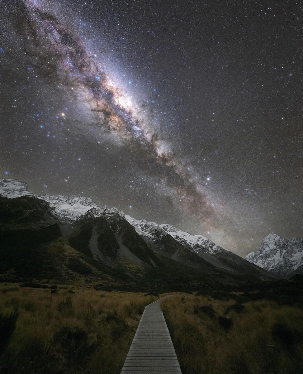 earthcurated's tweet photo. We are all under the same stars ✨ https://t.co/ri27ZyLJVO